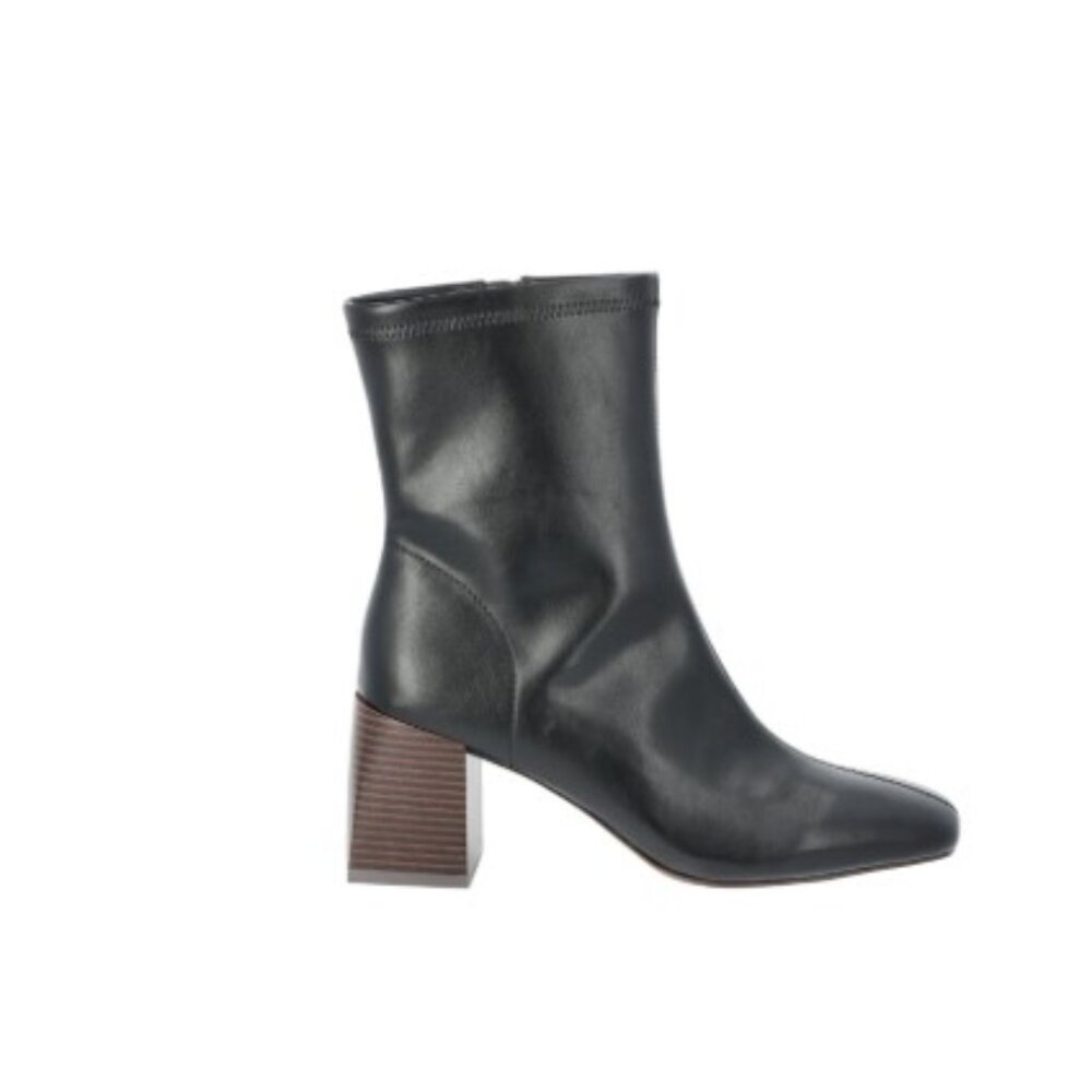 NWT Time and Tru’s Stretch Bootie Blk size 8